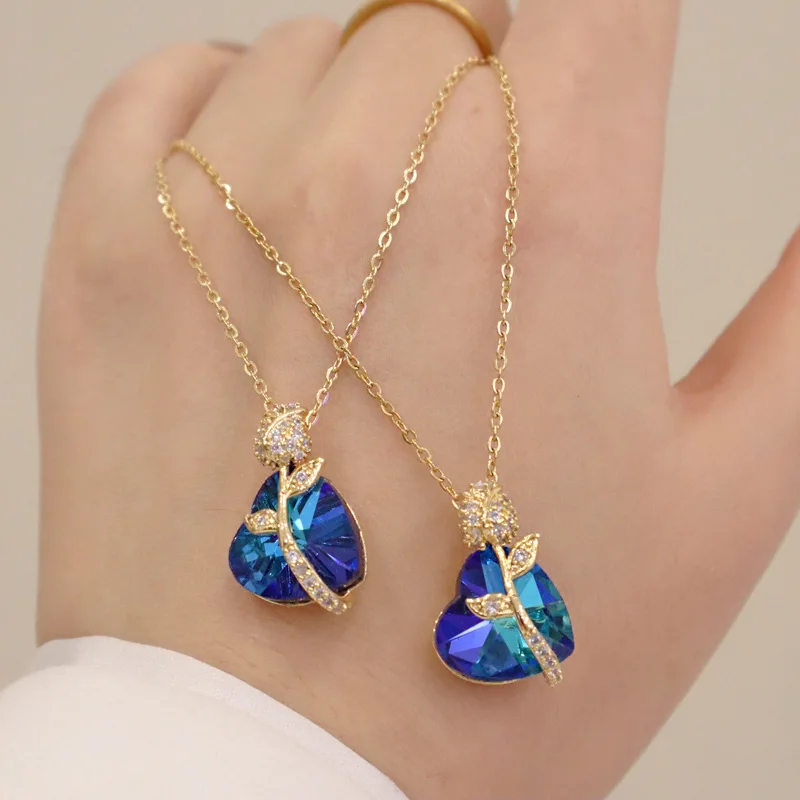 

2022 New Arrival Blue Crystal Heart Pendant Necklace Sparkling Micro Pave Zircon CZ Rose Flower Necklace Party Jewelry