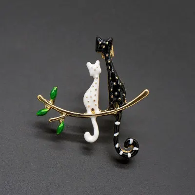 

2021 New Korean Best Friends Cute Oil Animal Brooch Pin Kitten Bros Broches Lovers Enamel Cat Brooches For Kids Suit Accessories