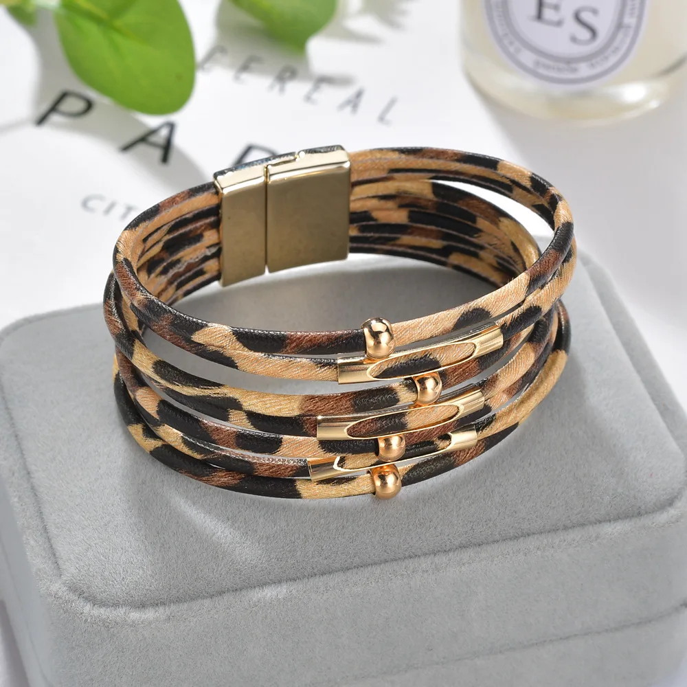 

Leopard beaded alloy magnet buckle leather bracelet with American and American fashion hot style cool style, As picture