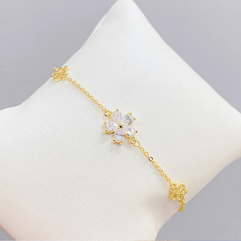 

2021 Korean fashion adjustable crystal zircon gold plated flower bracelet, Picture shows