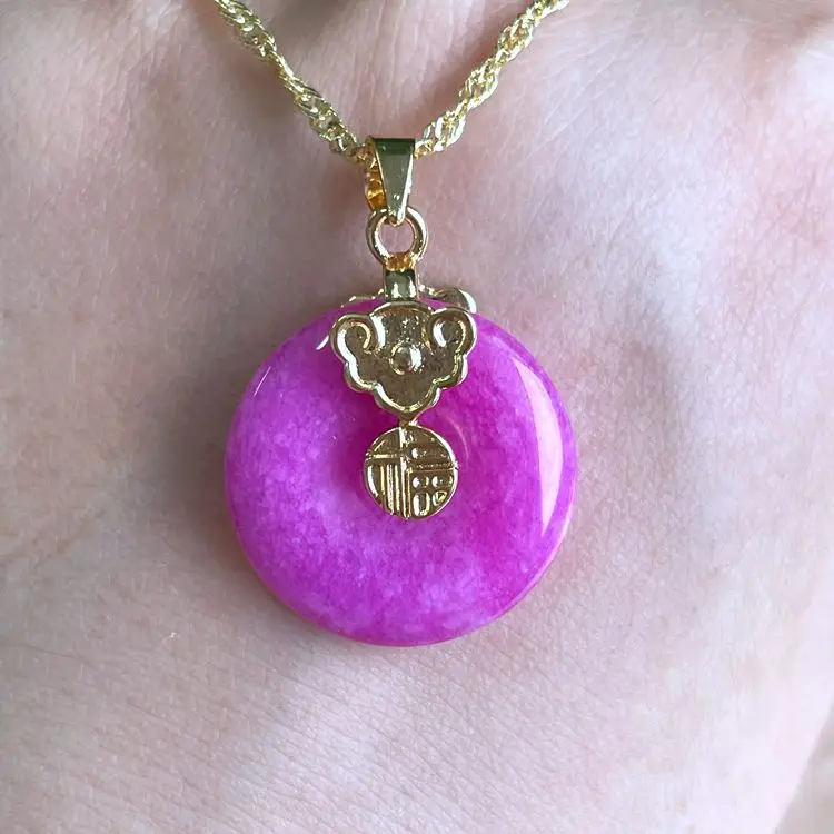 

Jialin Jewelry pink jade peace buckle jade donut pendant jade circle necklace