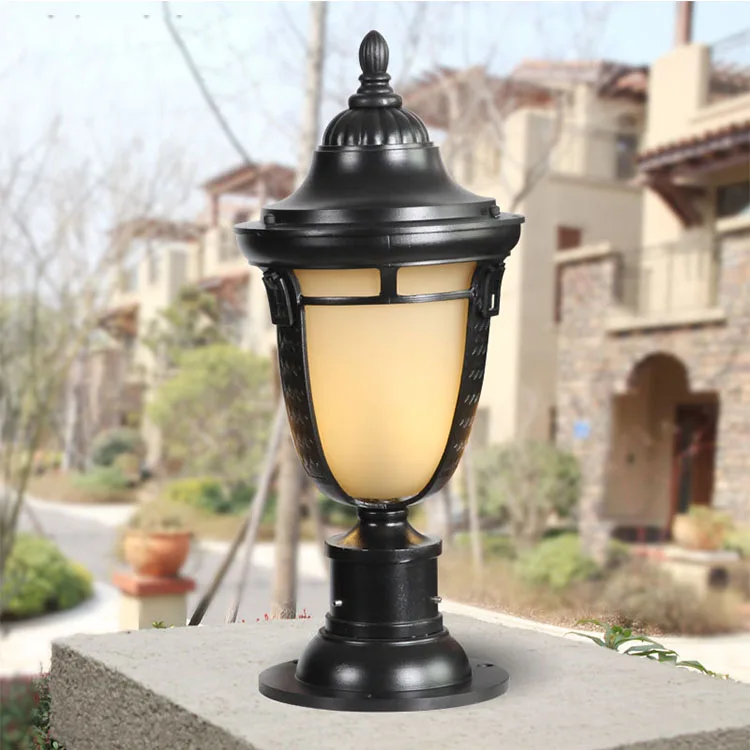 Custom made outdoor waterproof European style pathway lawn street main gate vintage lantern post lamp bollard garden pole light