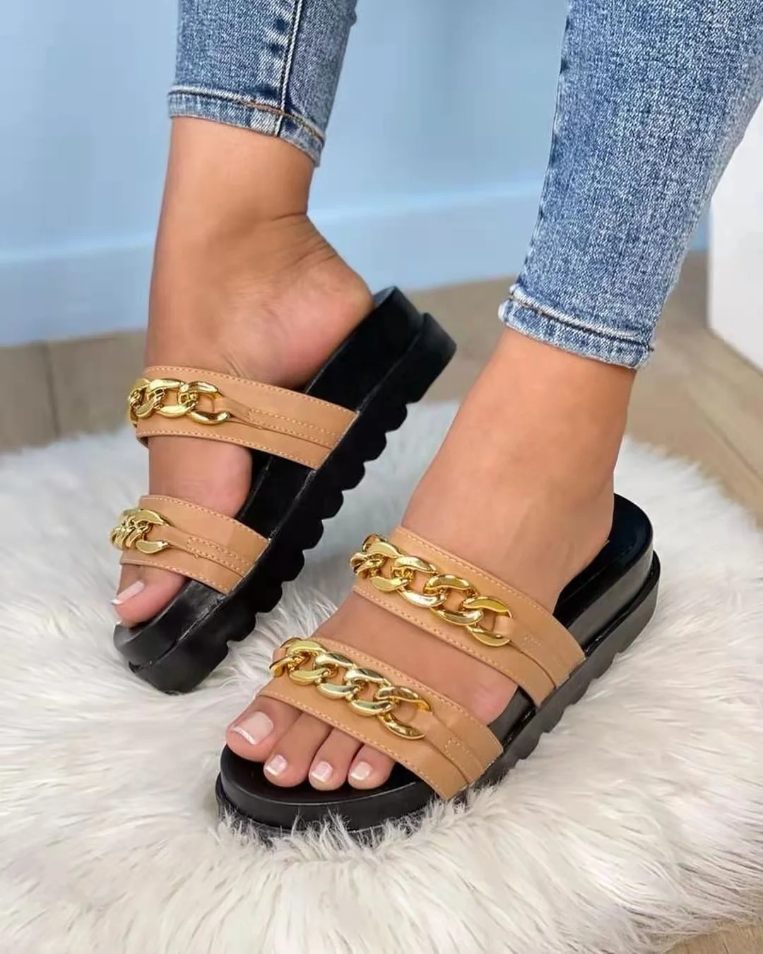 

Double Layer Casual Style Metal Decoration Flat Slippers Hot Selling Indoor and Outdoor Ladies Flip Sandals, White / black / brown