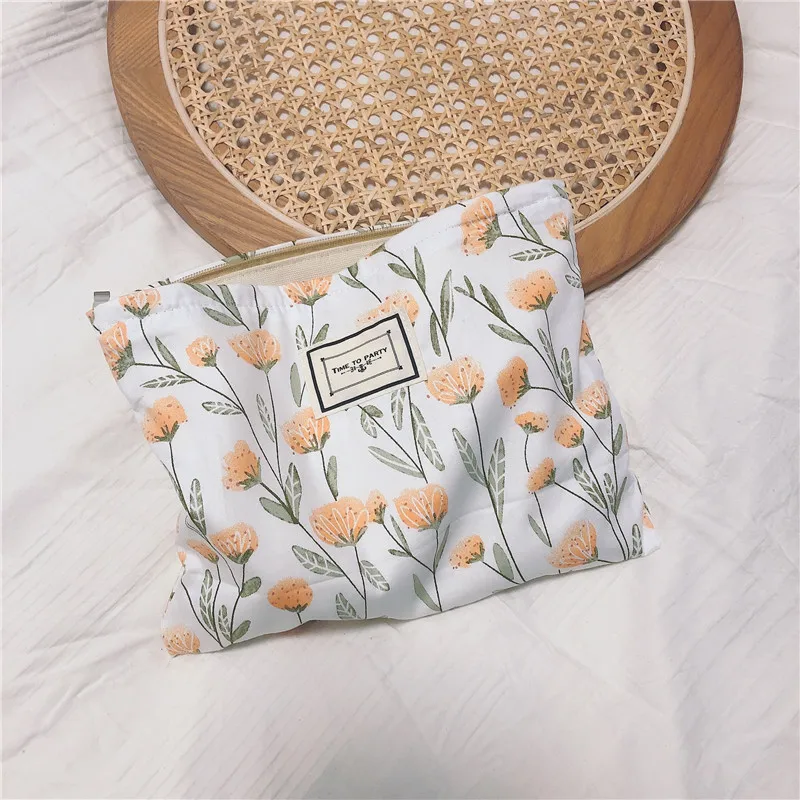 

Wholesale Fresh floral Women Travel Set Zipper Cosmetic Bag, Accept Custom Logo