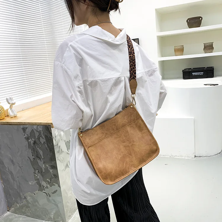 

2022 Fashion Solid Colors Pu Leather Ladies Messenger Bags Shoulder Bag Wide Leopard Adjustable Straps Women Crossbody Bags, 15 colors