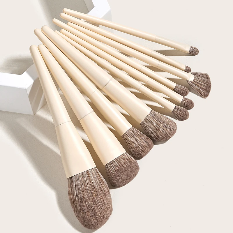 

New Style Chanel Grid For Cinnamoroll Heart Shape Silicone Makeup Brush Set With Case Phone Moon Makeup Brush Set, Light yellow