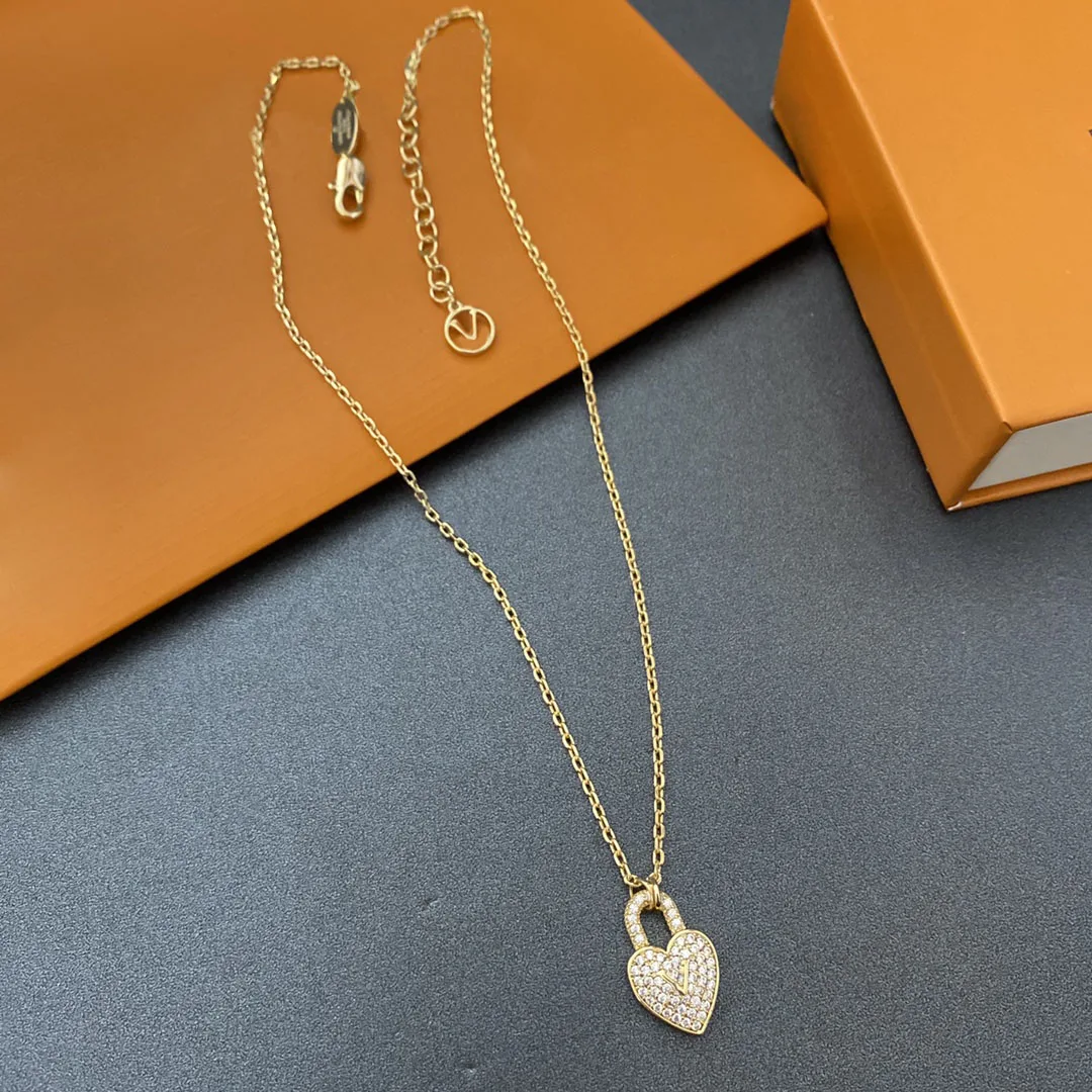 

Fashion high-end diamond heart-shaped women necklace jewelry