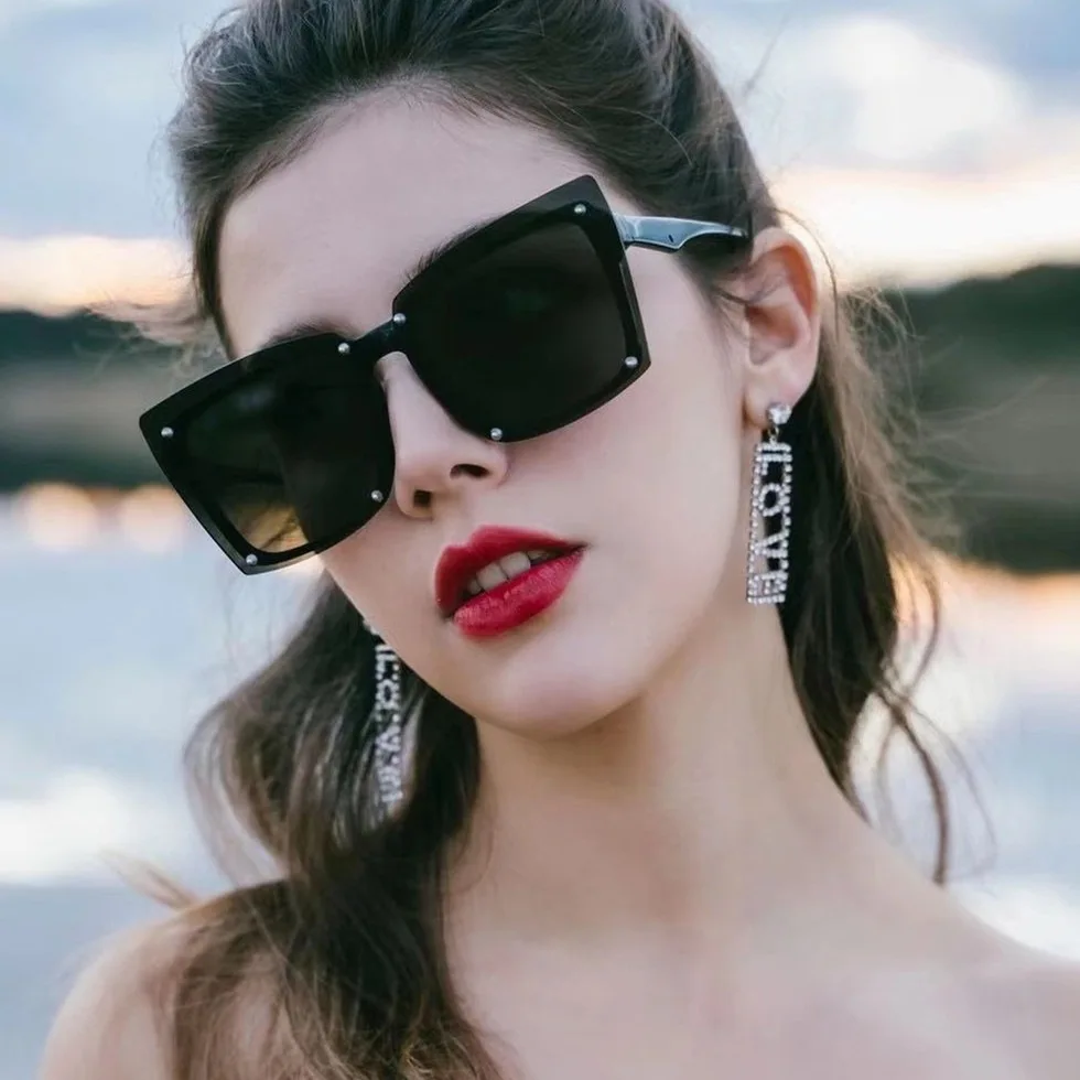 

Rimless Sunglasses Shades Retro Square Men 2021 Sun Glasses UV400 Rivet Trendy Butterfly Women Stock Fashion