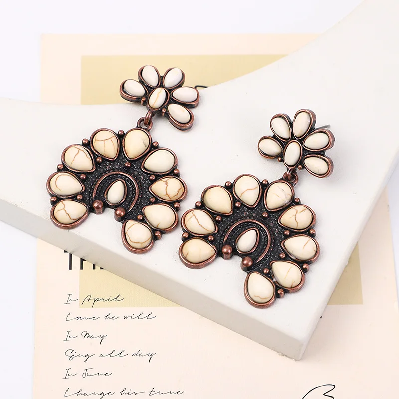 

Wholesale of European and American fashion trendy women's turquoise geometric studs earrings and ethnic jewelry