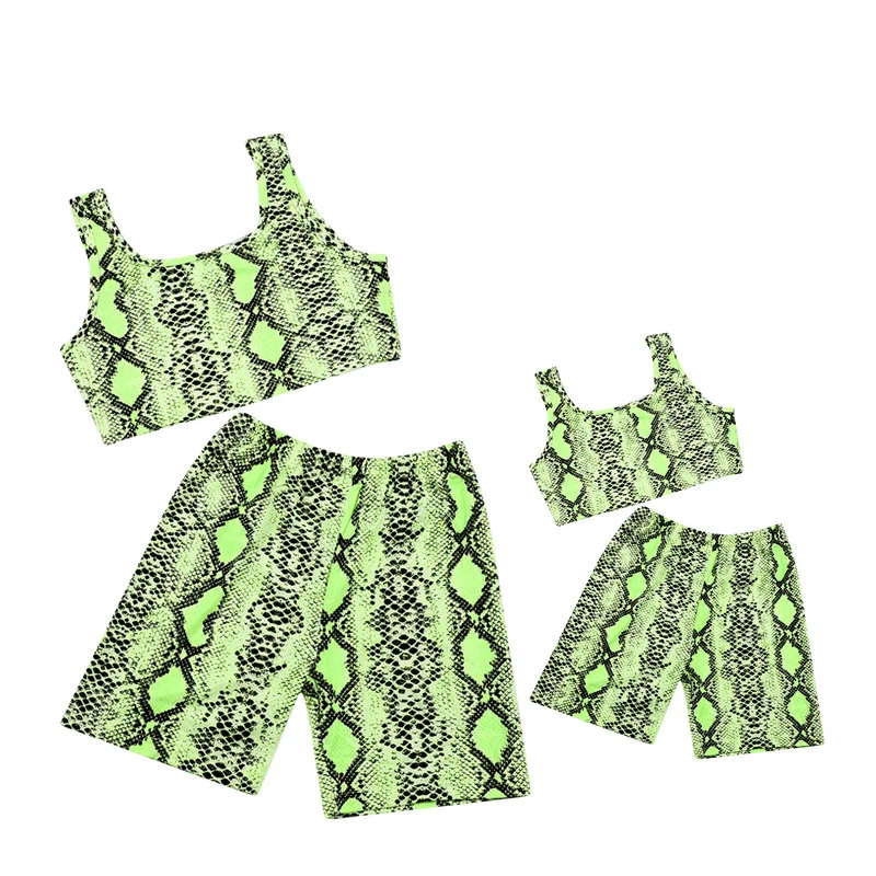 

Fashion Mommy And Me Outfits Summer Mommy Daughter Clothes Snake Printed Tank Top + Skinny Shorts Set Family Matching Sportswear
