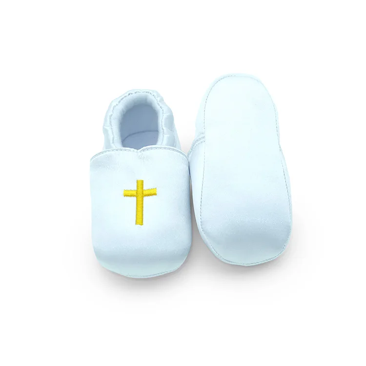 
Good quality baby moccasin shoes cross embroidery baby crib shoes baptism shoes 