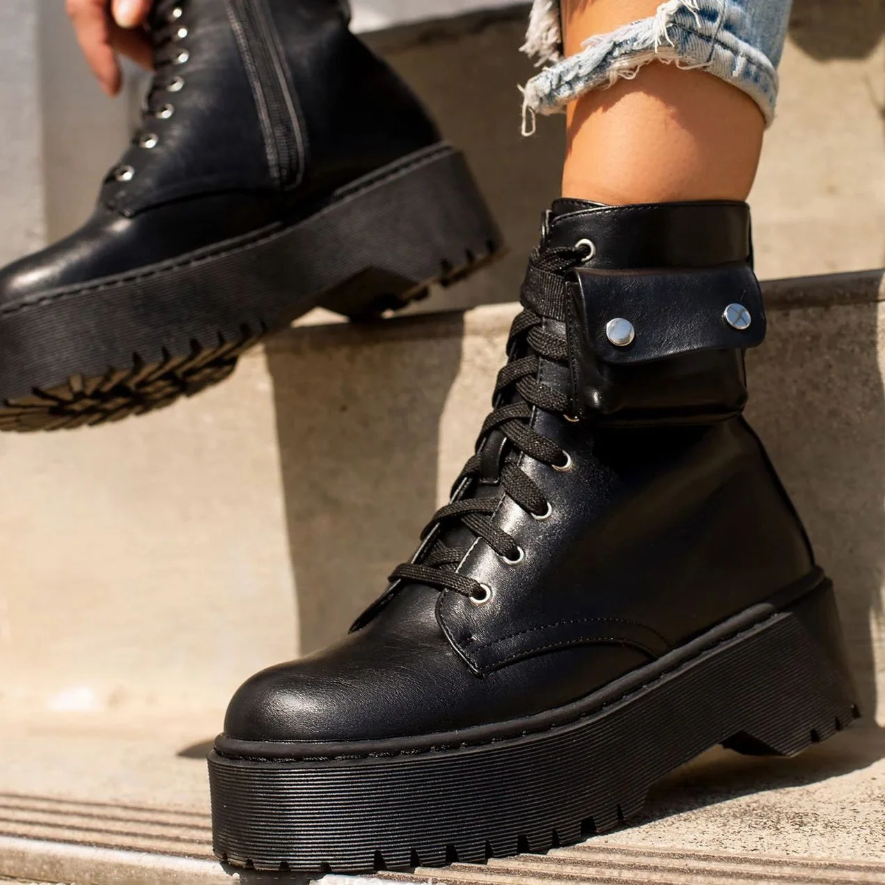 

Fashion Thick Bottom Detachable Pocket Platform Round Toe Women Ankle Boot Side Zipper Chunky High Heel Short Booties For Ladies, Black
