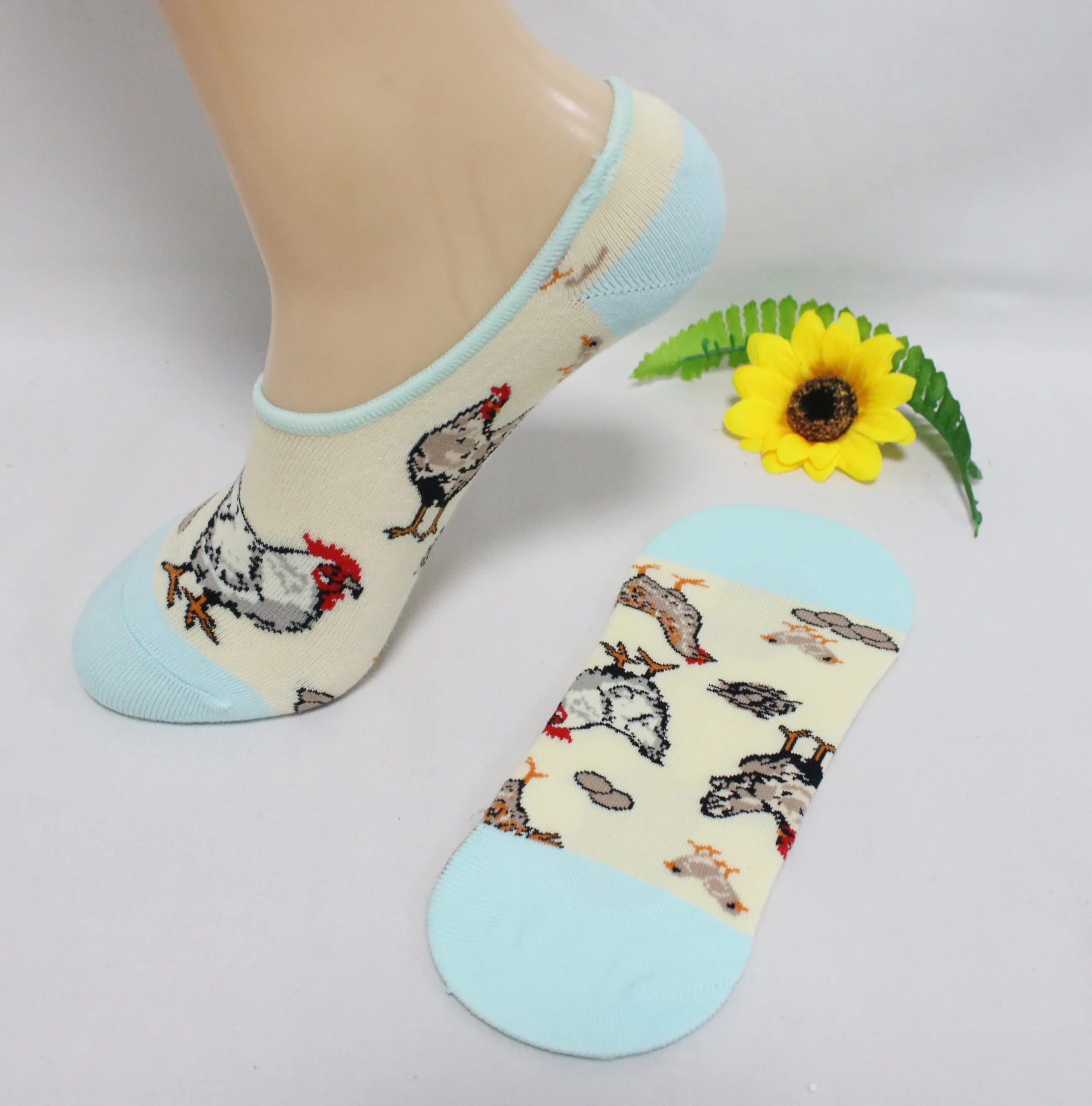 Wholesale man and women  liner colorful happy funny no show non slip invisible loafer socks with stripe