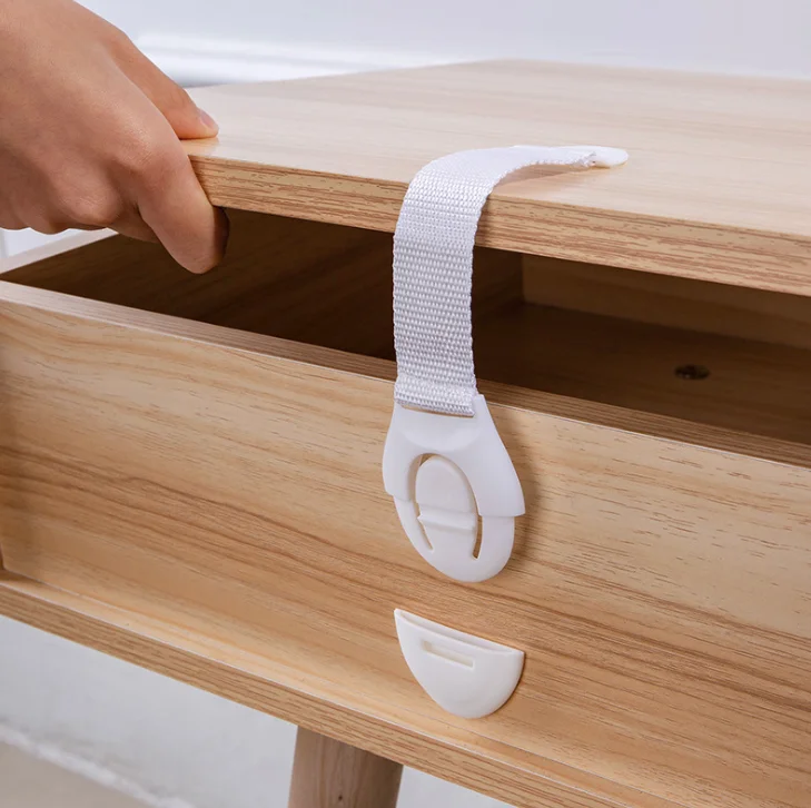 

White cloth with child lock brown baby safety lock for home use