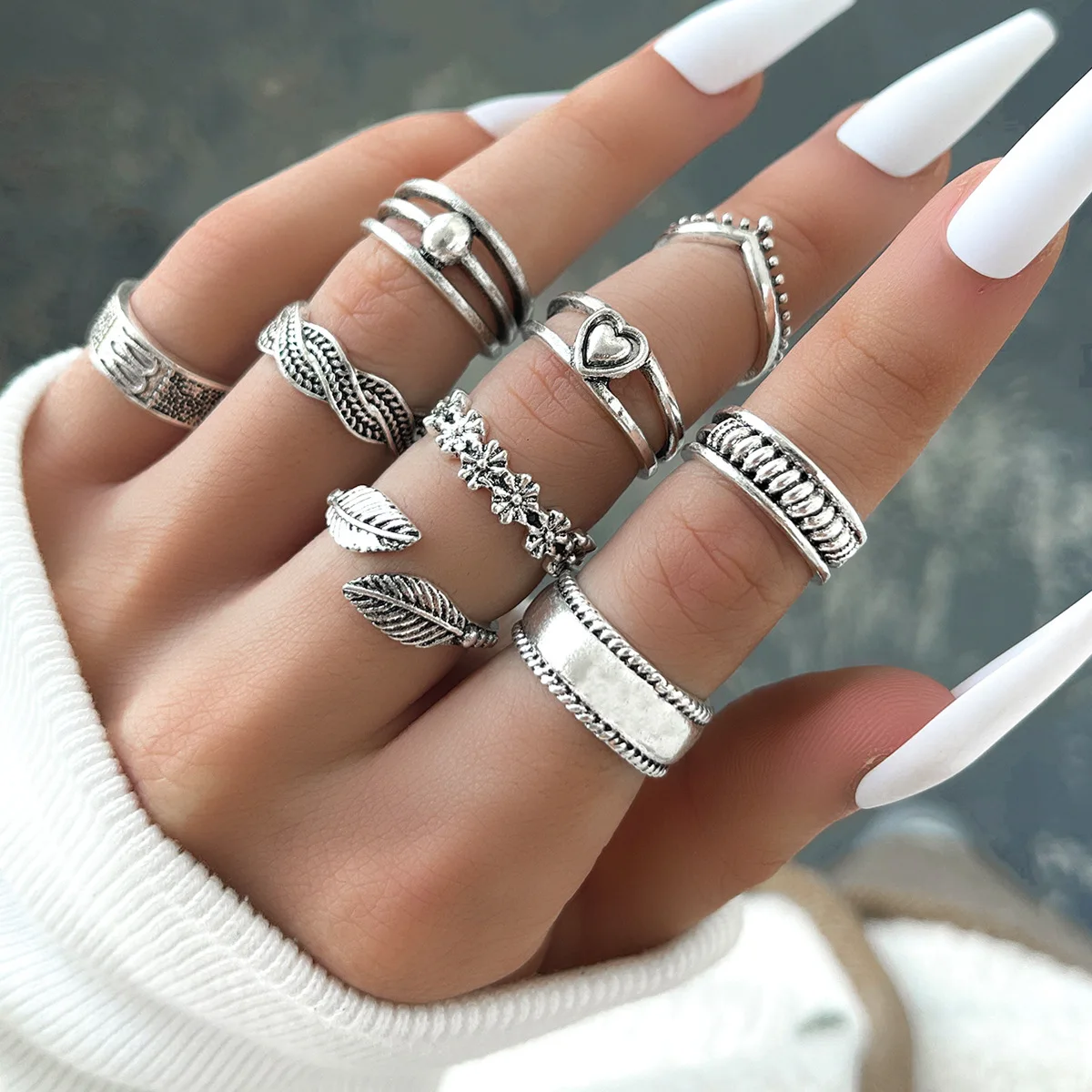 

Hot Selling 9pcs/set Personality Retro Carved Ring Hip-hop Style Leaves Hollow Ring Set