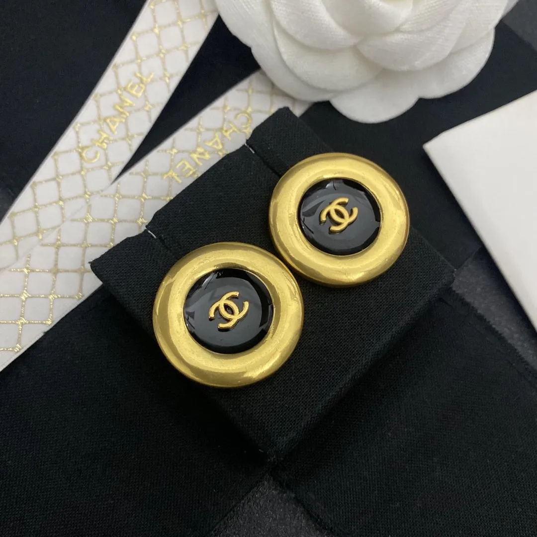 

12 mixed wholesale summer fashion designer jewelry earrings resin letter cc earrings for women, Picture shows