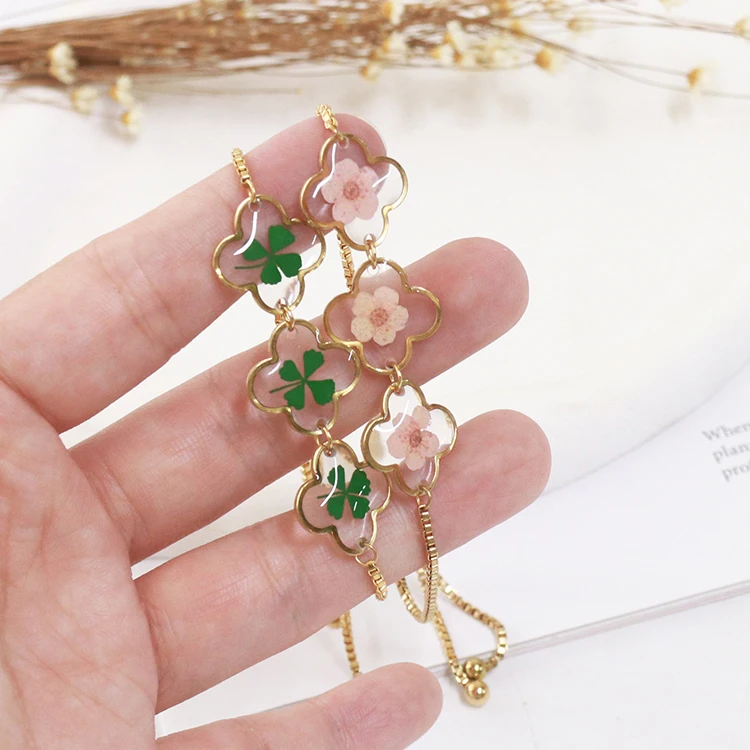 

New Women Gold Flower Bracelet Lucky Four Leaf Clover Stainless Steel Bangles Jewelry Resin Charms For Bracelet