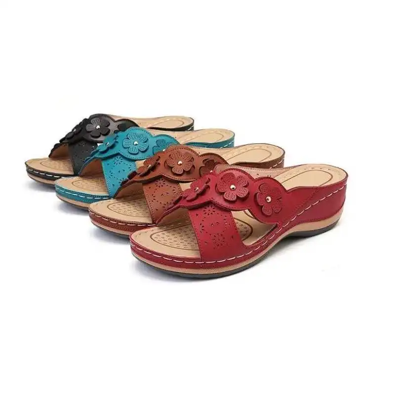 

New women's non-slip thick-soled shoes summer women's shoes thick-soled slippers wedge beach sandals Ladies slippers