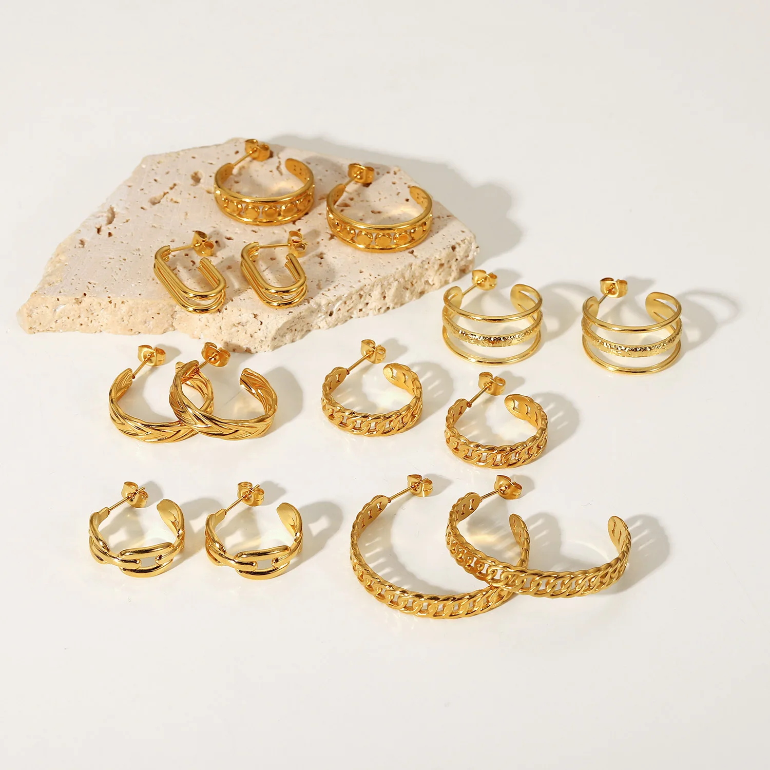 

EH22312 Europe&American Amazon Hot Fashion Jewelry Twist C-shape 18K Gold Stainless Steel Hoop Earrings Women Aretes