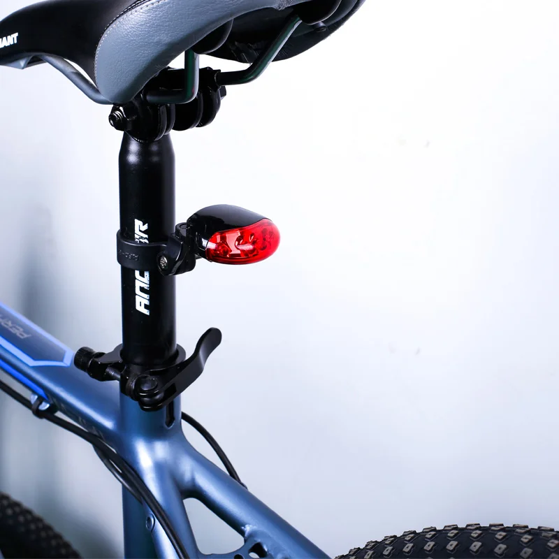 

Logo Accepted Cheap Wholesale White & Red Light Flash LED Silicone bike Accessories bicycle signal light bicycle/, Customized color