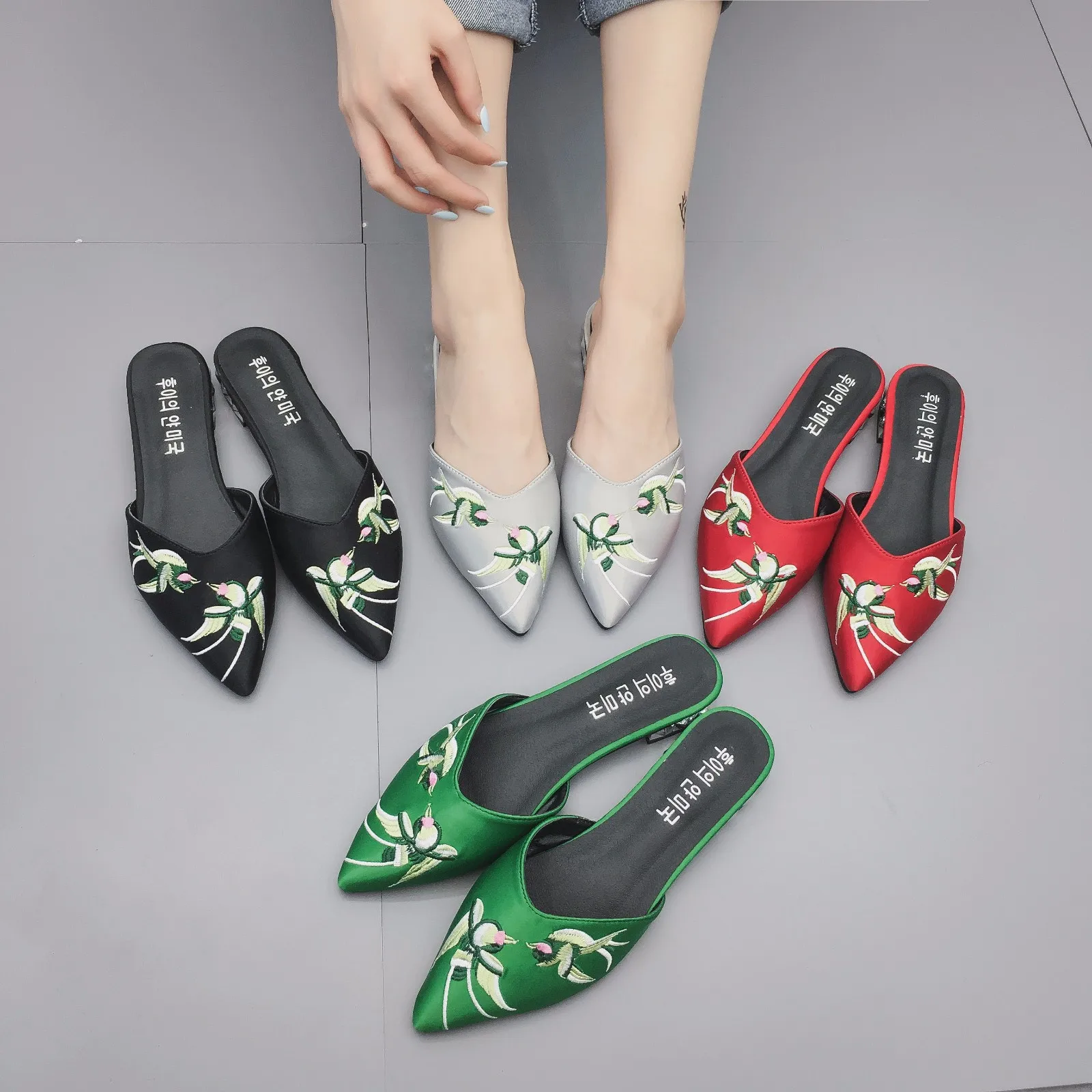 

SD-27 2020 new fashion boutique pointed emboridery floral print colorful slipper low heel sandals women summer sandals, Picture show