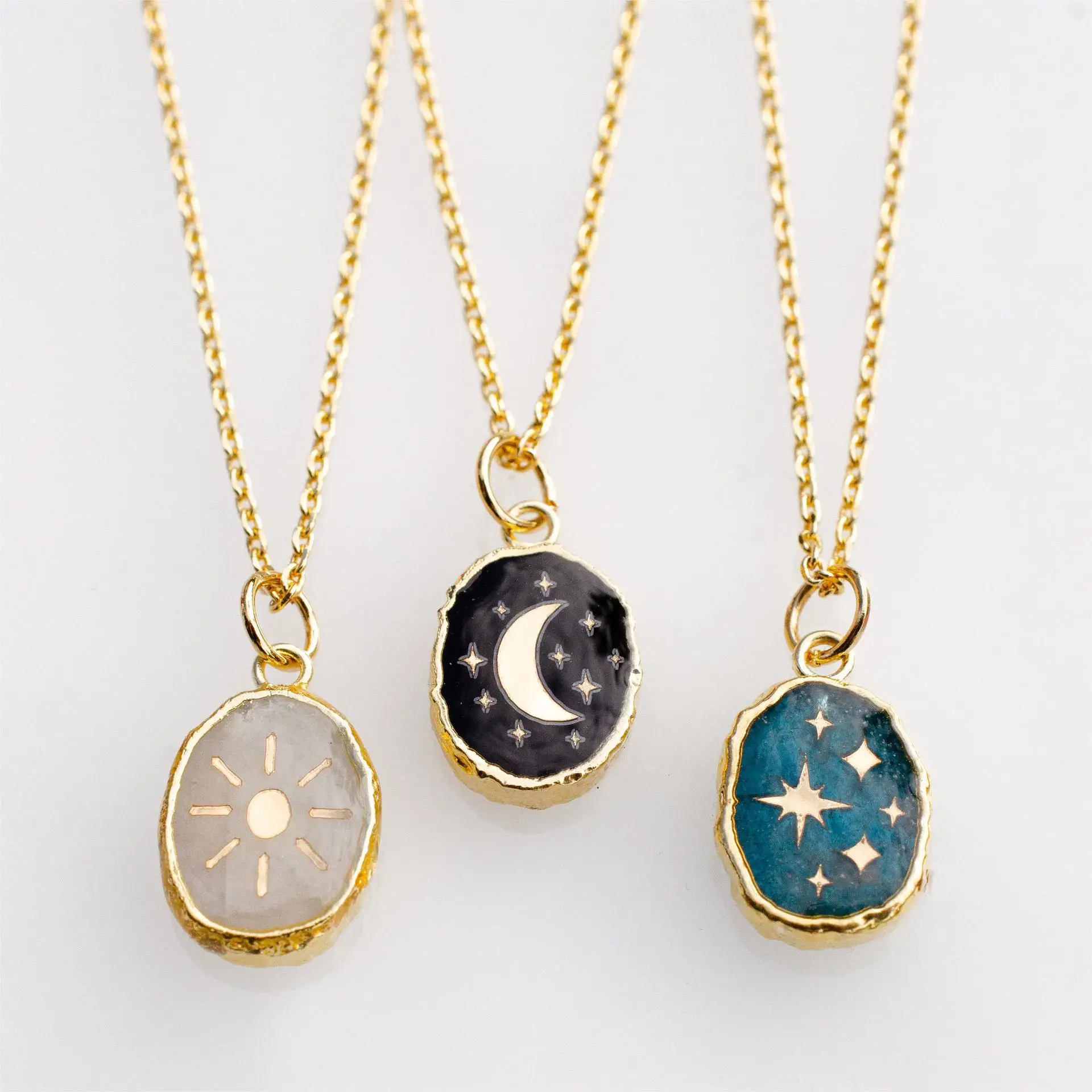 

Hot Selling Vintage Gold Tarot Necklace Stars Sun Moon Engraved Necklace Natural Stone Necklace for women