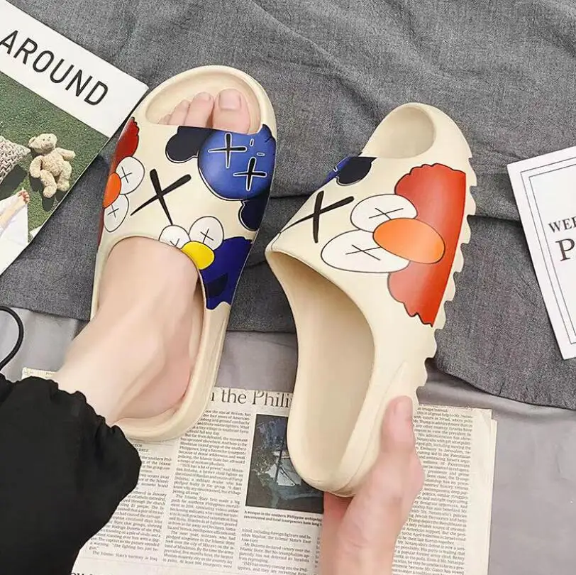 

New High Quality Slippers Brand Logo Custom yeezys slides, Multicolor