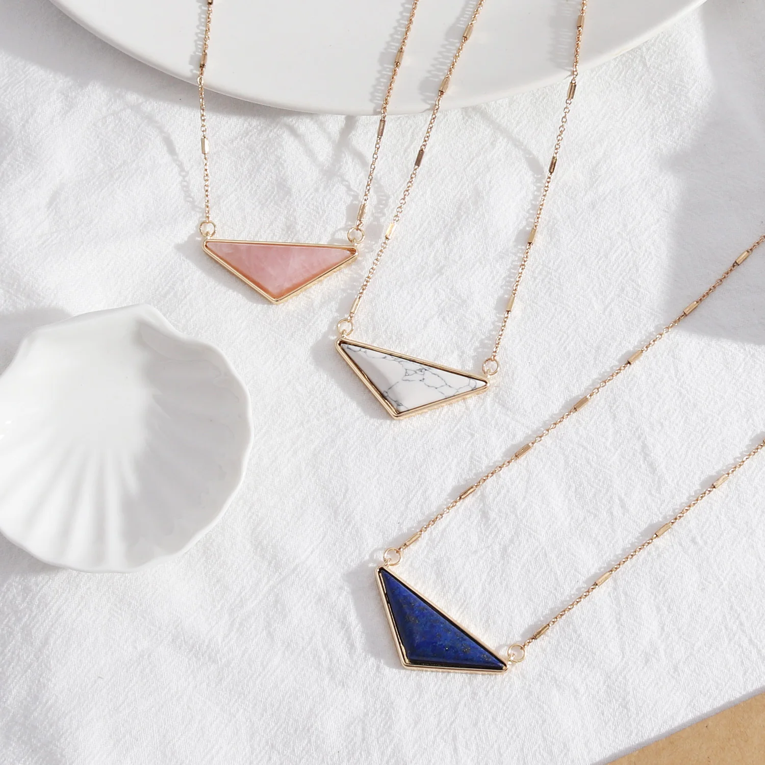 

Fashion Pink Triangle lapis lazuli turquoise Rose quartz Stone Gold Color statement necklace For Women Girl brand Jewelry