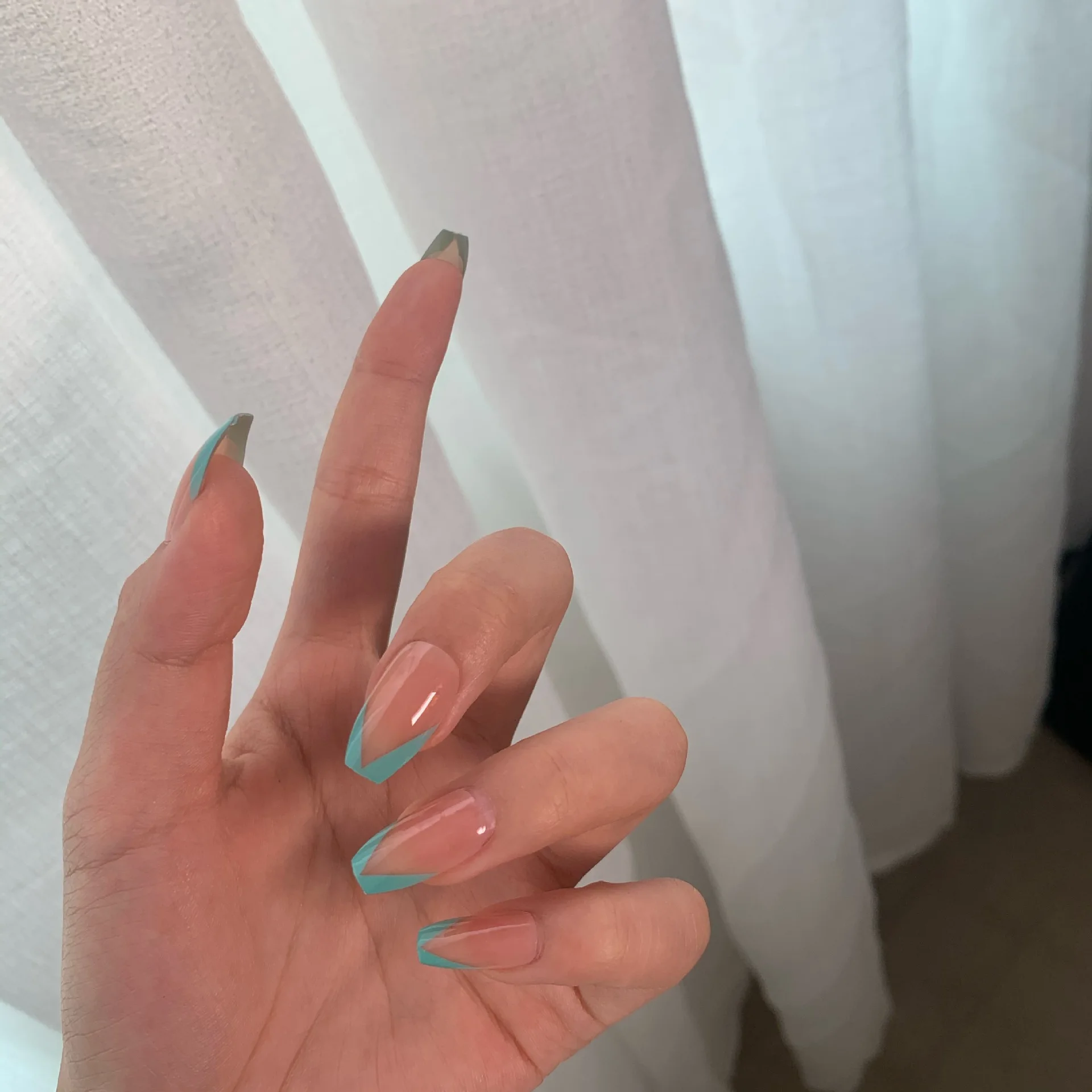 

Nude Oblique French Lake Blue full nail cover false press on nails medium