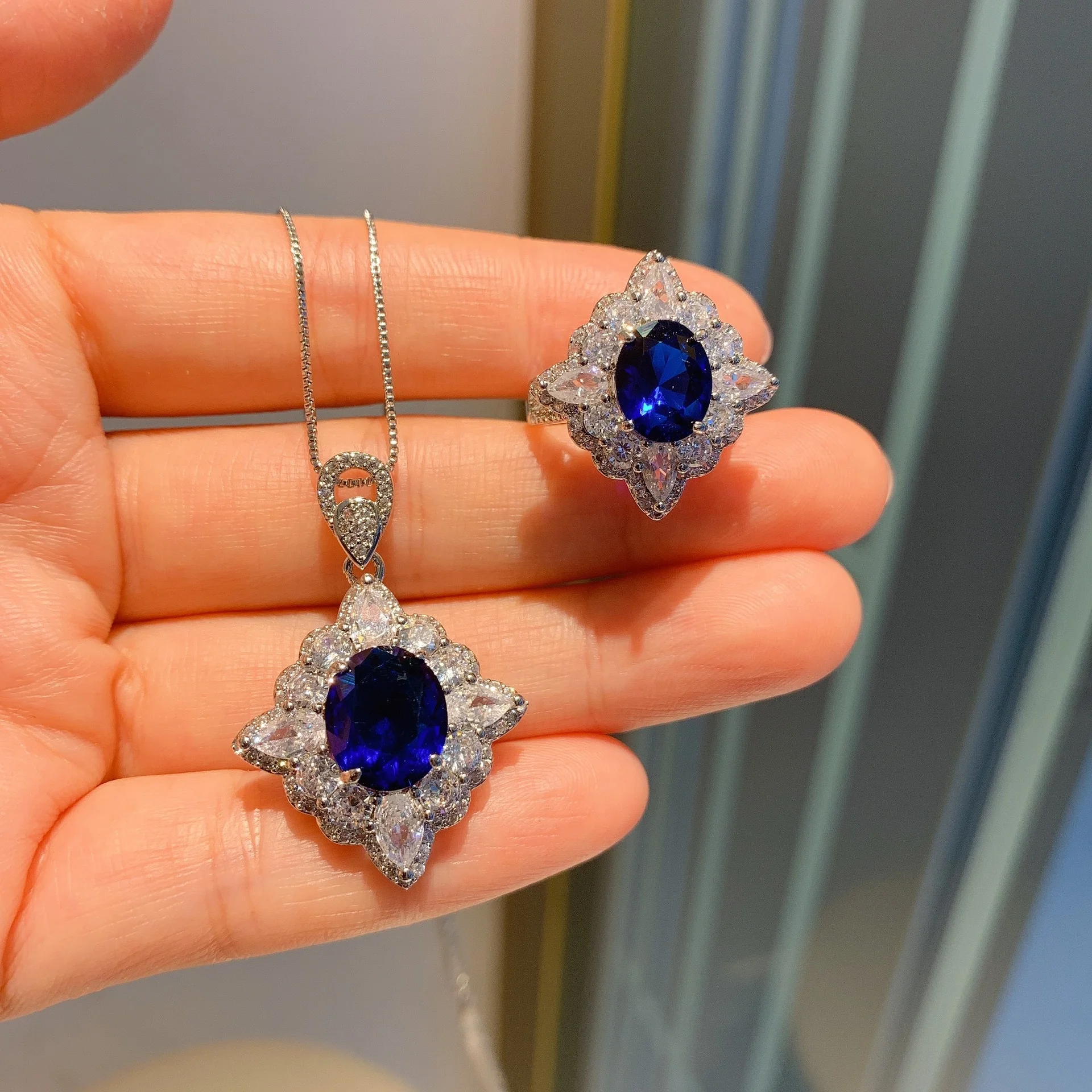 

Retro Emerald Gemstone Rings Pendant Necklace High Carbon Diamond Wedding Party Jewelry Sets Gift for Women, Customized color