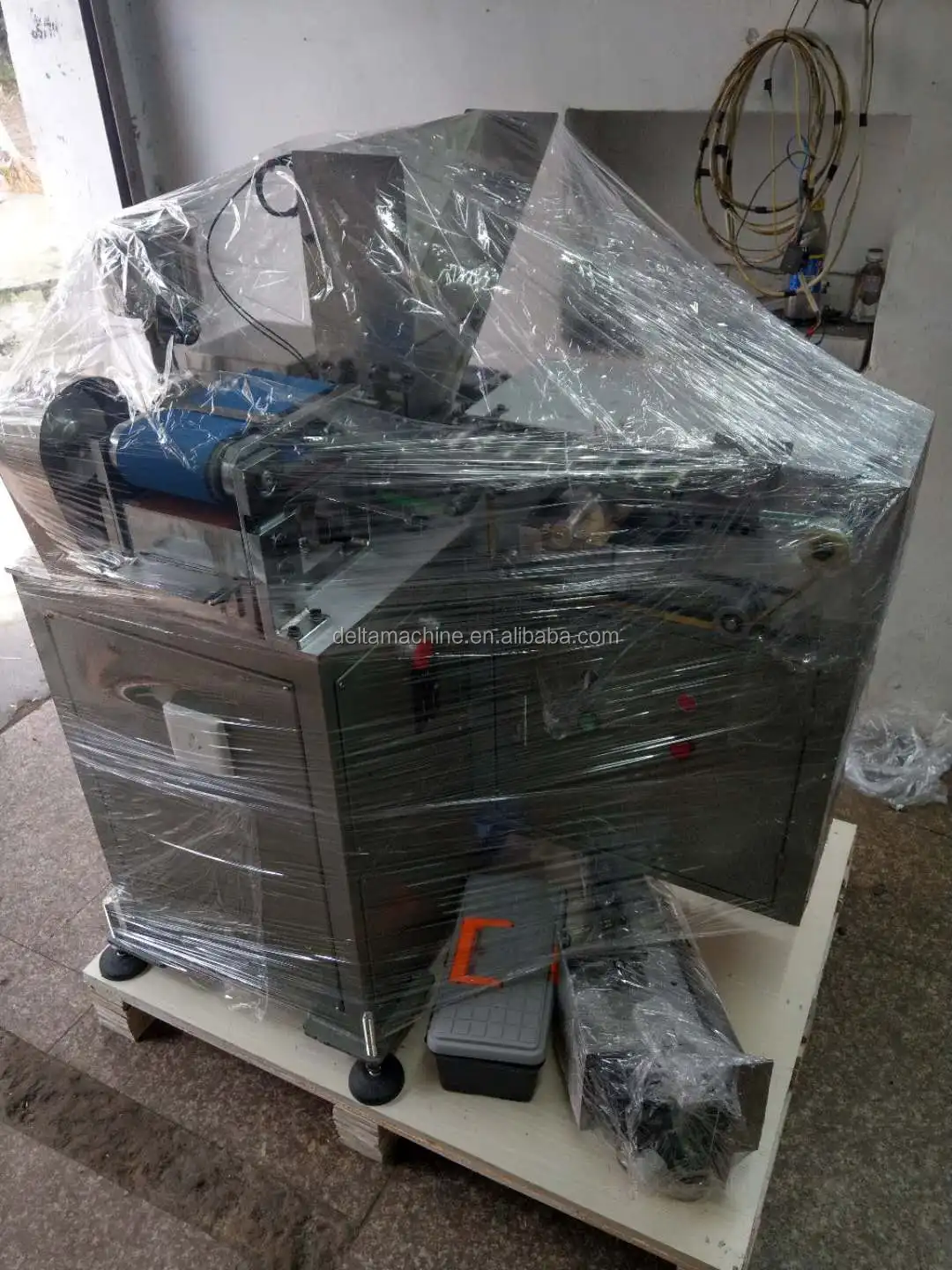 Easy Operate High Efficiency Crayon Labeling Machine/ Automatic Crayon Labelling Machine / Wax