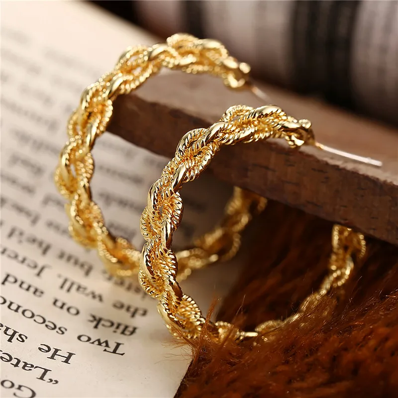

Kaimei 2020 Fashion Statement New Stylish Custom Hoop Earrings for Women High Quality Circle Round Twisted Earrings Jewelry, Many colors fyi
