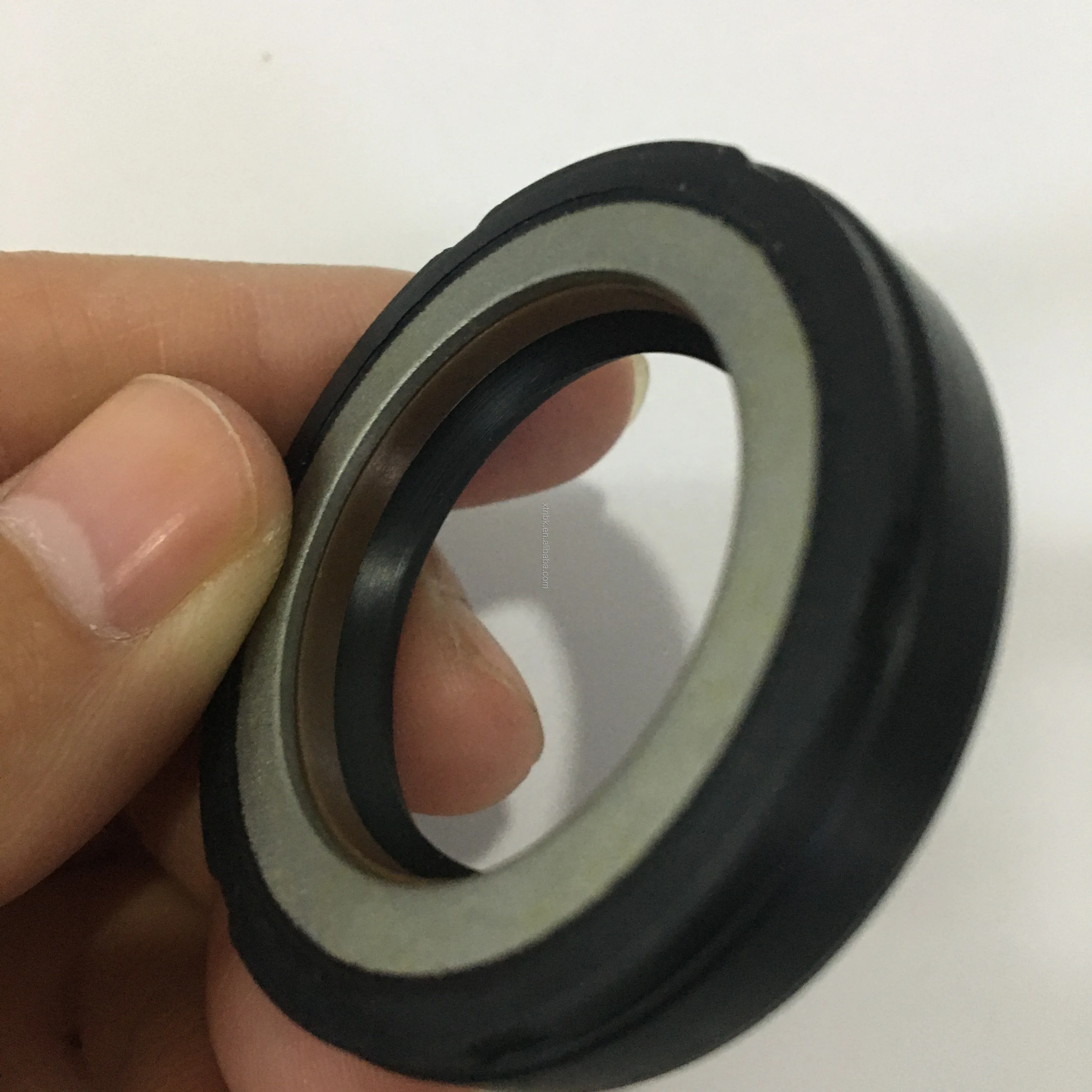 Top Quality Power Steering Oil Seal Cnb1w11 30*46*8.5/24*41*8.5/24*43*8