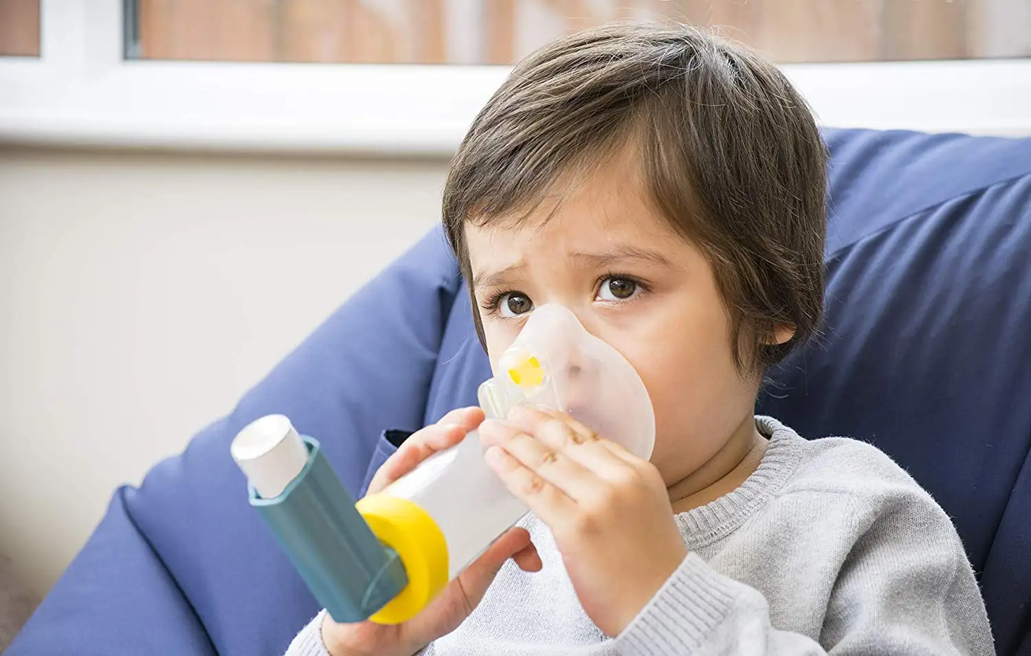 Ингаляции ребенку 6 месяцев. Астма у детей до года. Фон бронхиальная астма у детей. Одышка у детей. Приступ астмы у ребенка иллюстрация.