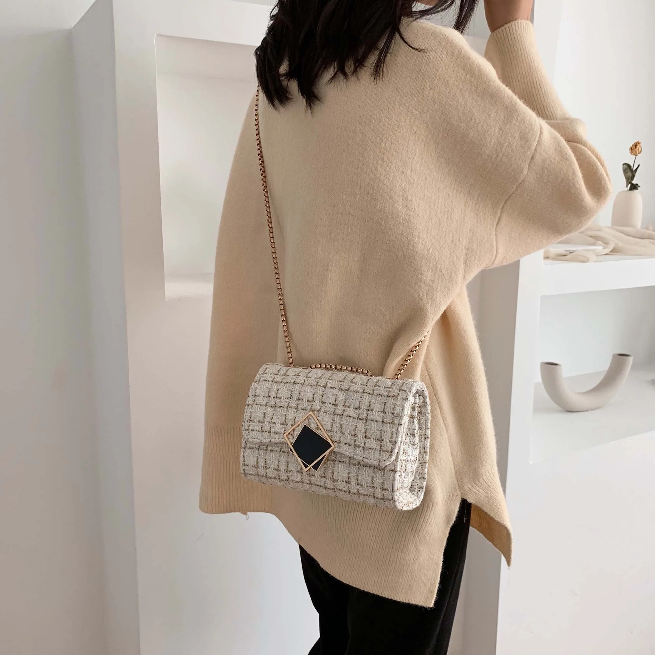 

Luxury Ladies Women Sling Bag Chain Messenger Bags Designer messenger bags For Ladies, Customized color