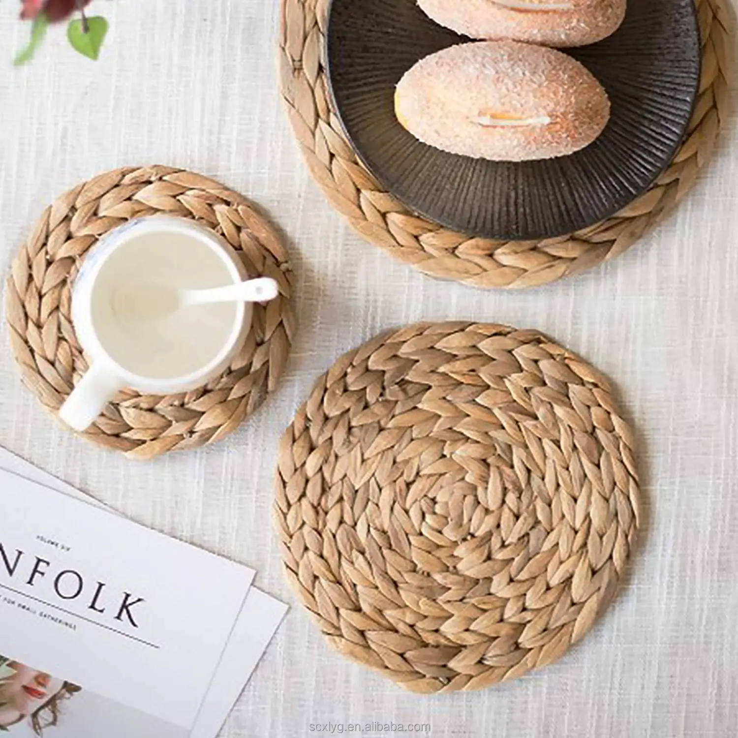 

Wholesale Kitchen Wicker SEAGRASS Individual wavy placemat Woven Rattan round Placemats, Natural picture