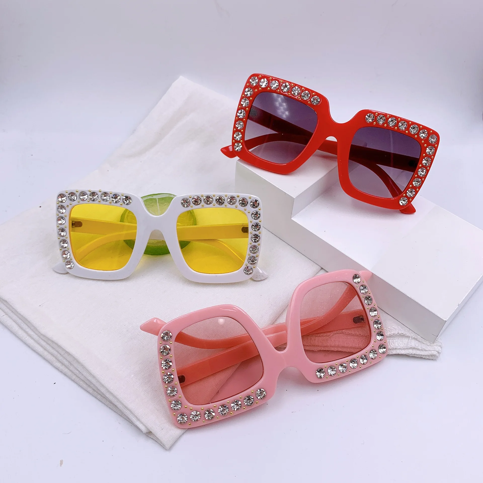

Lmamba Fashion Square Sunglasses Kids Bling Diamond Sun Glasses Kids 2021 Outdoor Shades Sunglasses Custom