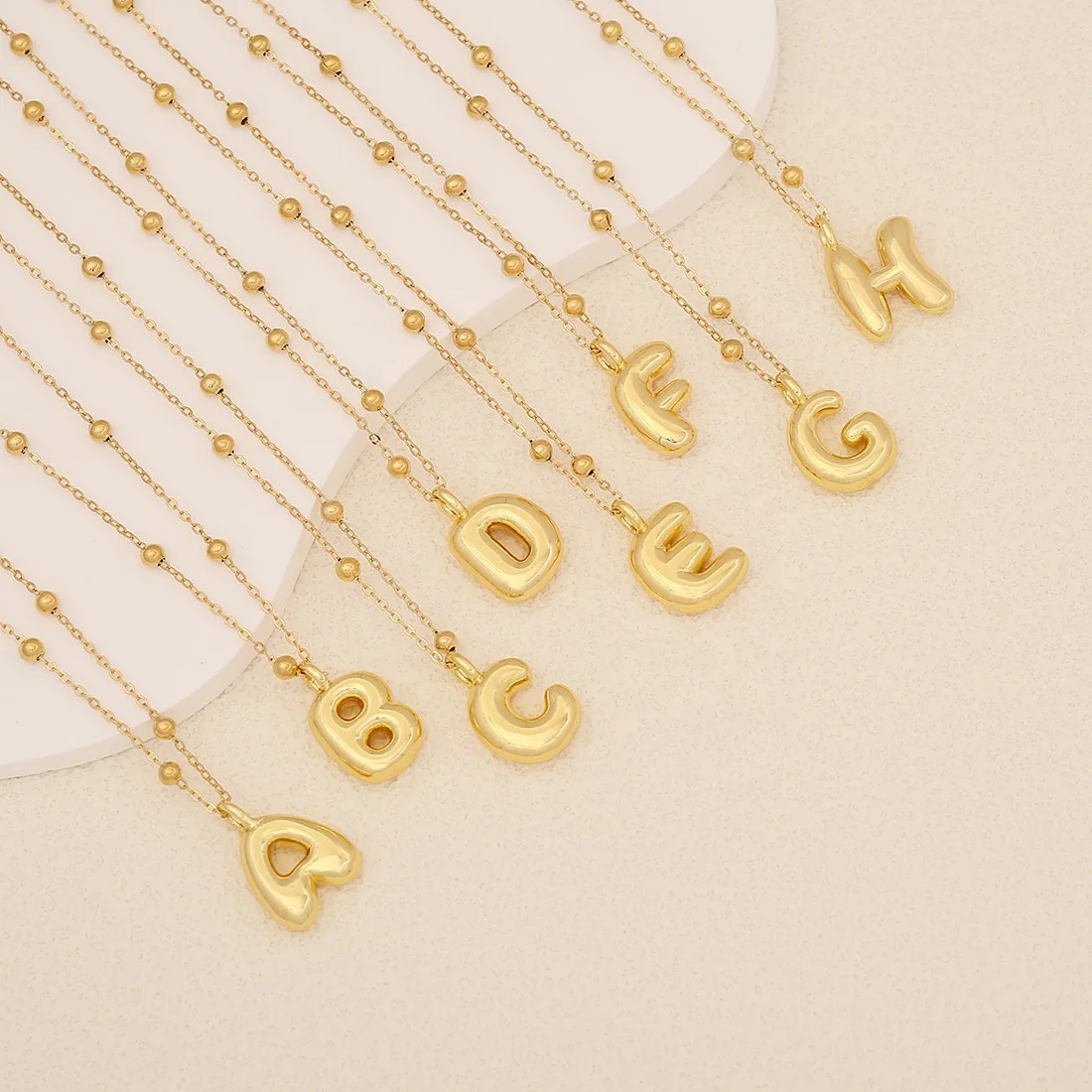 

2023 New Arrival Fashion 18K Gold Minimalist Simple Chunky Big Collare 26 Custom Alphabet Bubble Balloon Initial Letter Necklace