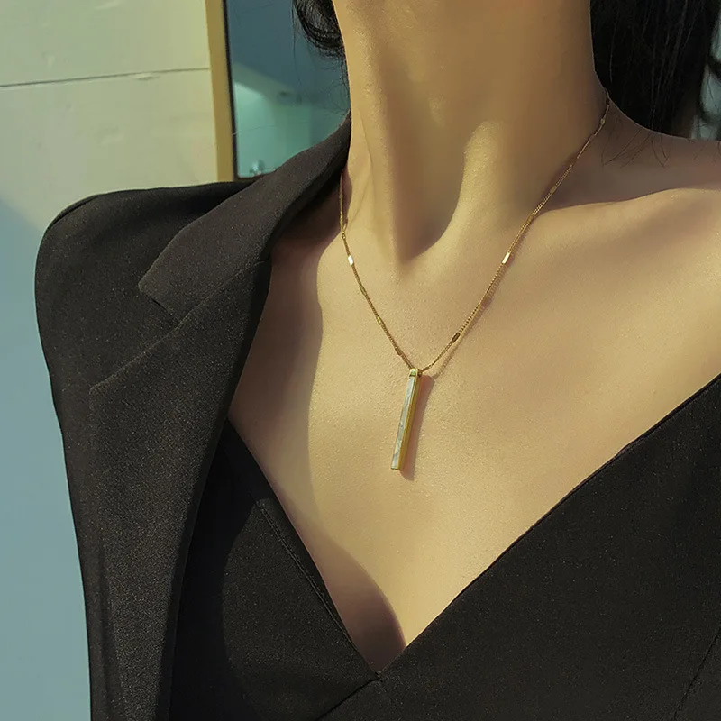

Shell titanium steel necklace simple ins cold wind clavicle chain 2021 trendy niche temperament necklace