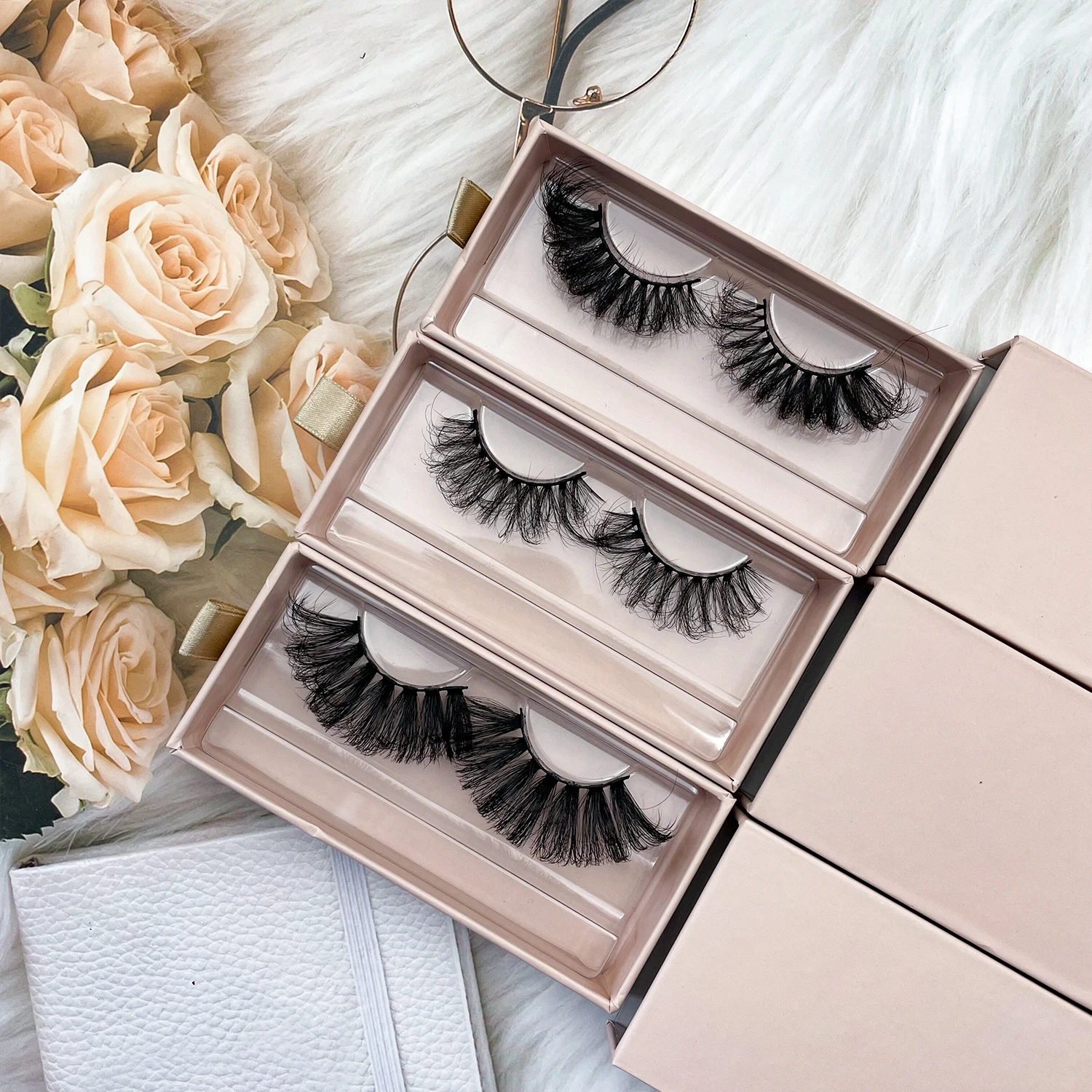 

Wholesale customized lashes box private brand 25mm mink eyelash vendor 3D mink eyelashes wholesale with nude lashbox packaging