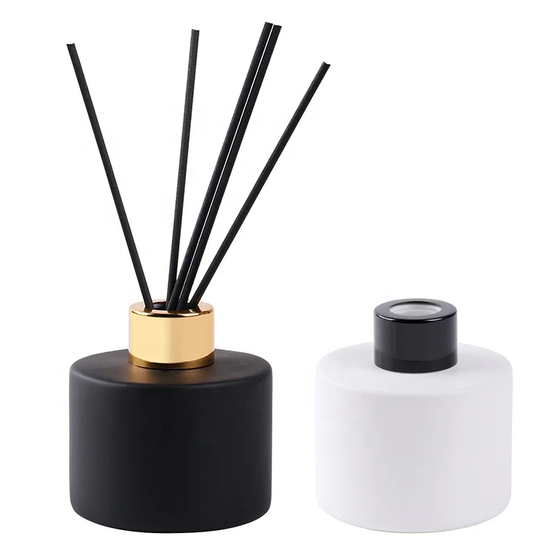 

100ml Classic luxury empty matte black white round reed diffuser glass bottle with cap