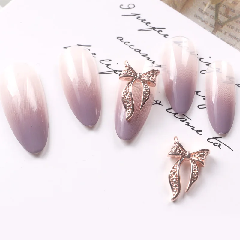 

TSZS Wholesale jewelry bow 3D nail art metal alloy with Crystals Charms Metal heart Accessoires Rhinestones