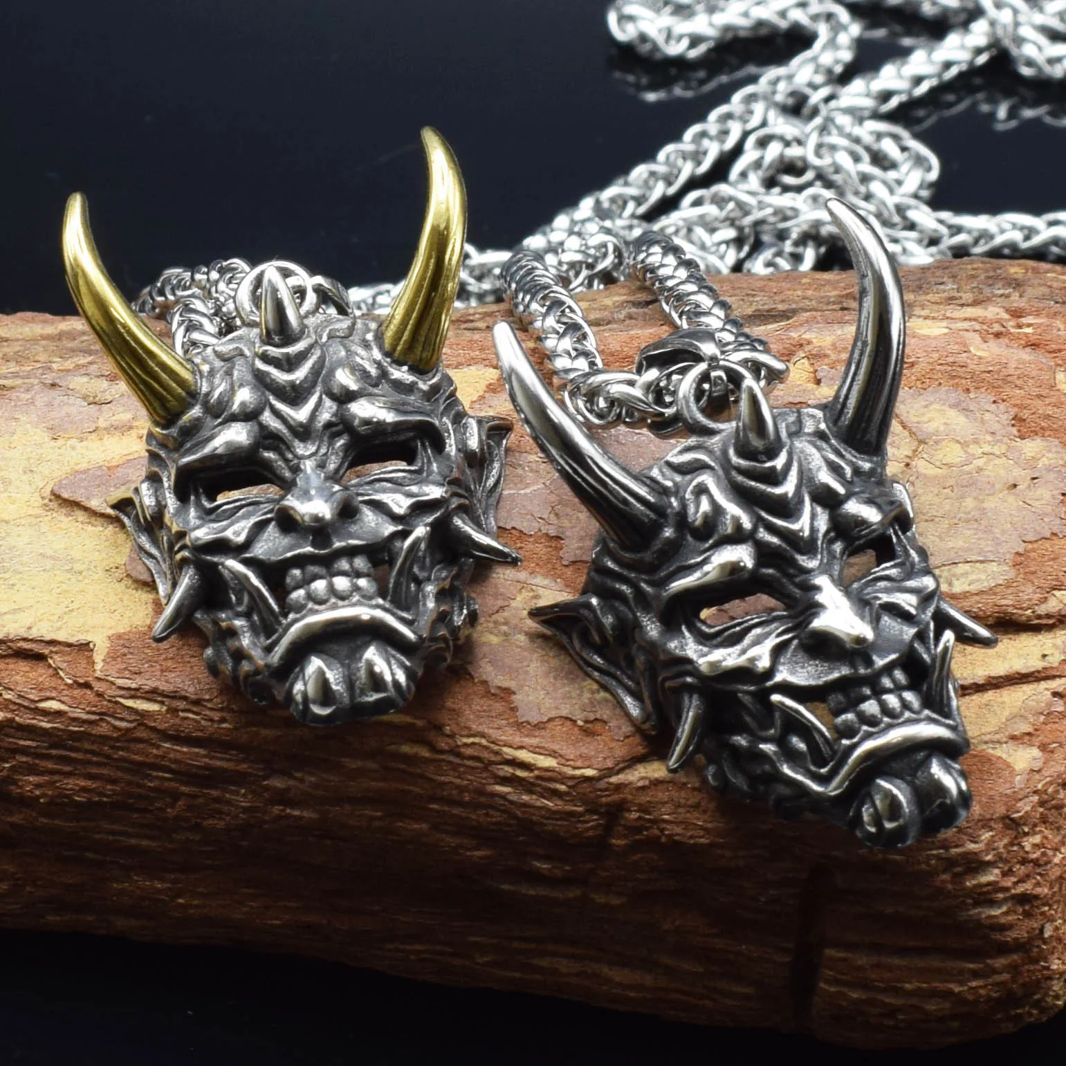 

Wholesale Custom Fashion Devil's Head Golden Horn Head Pendant Stainless Steel Viking Jewelry Necklace For Men