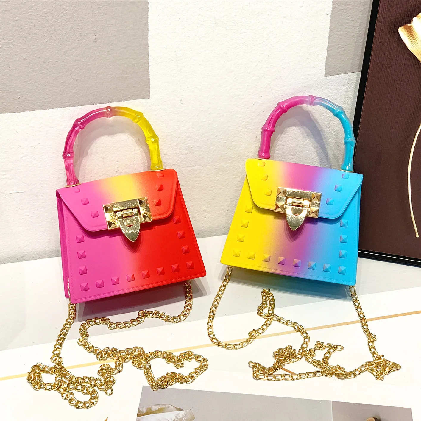 

Factory Small jelly fancy handbags for women retro jelly bag coin purse wallet girls PVC rainbow handbags Kid
