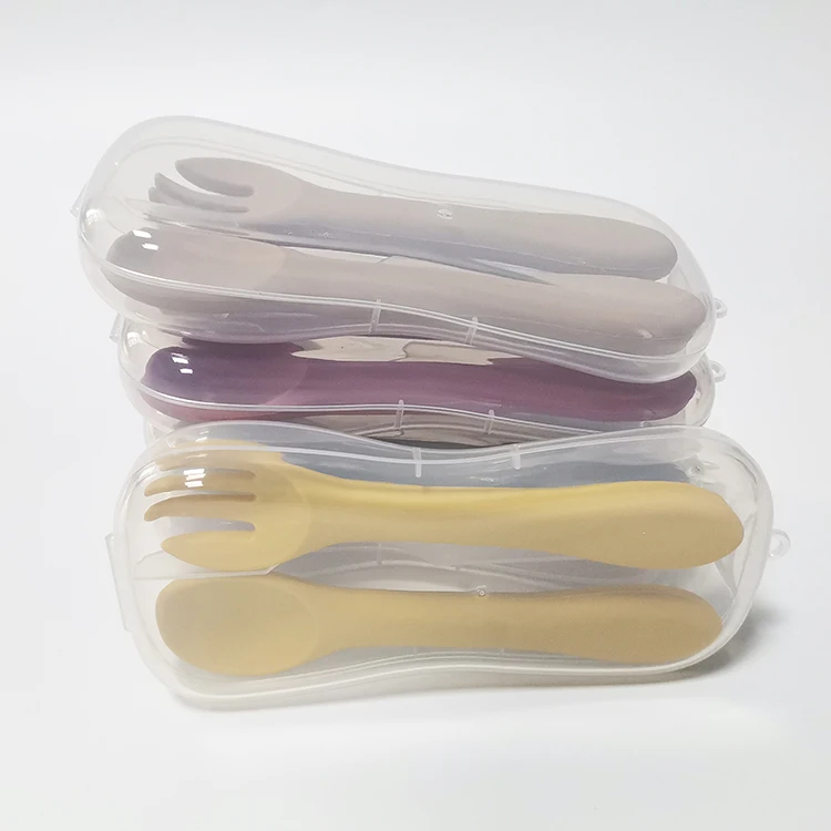 

2021 Kids Take Away Silicone Travel Spoon And Fork In One Box, 12 colors