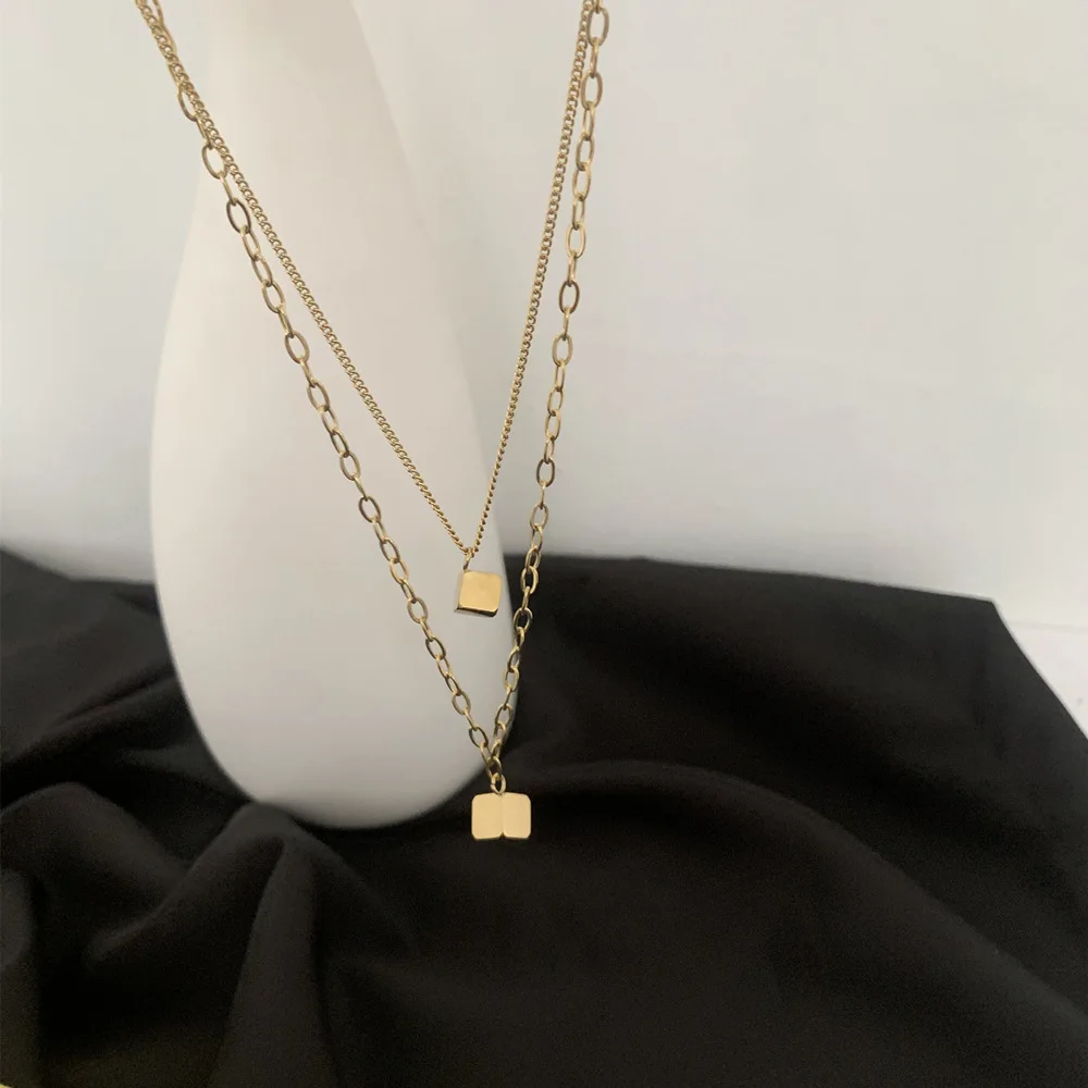 

Best Design Trendy Simple Geometric Square Pendant Necklace Dainty Double Layer Link Chain Necklace For Women And Girls