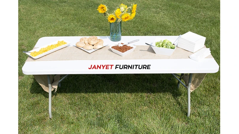 plastic_folding_table_3.jpg
