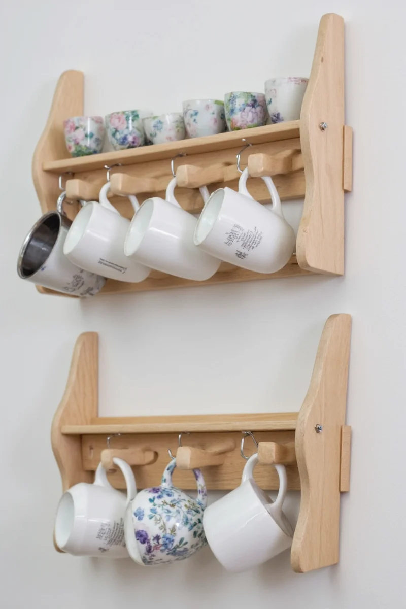 Kitchen before installing mug shelving