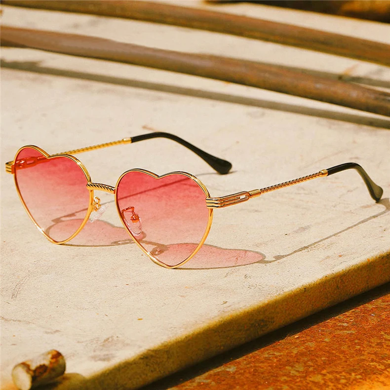 

Trendy metal frame women heart shape sunglasses, Gold