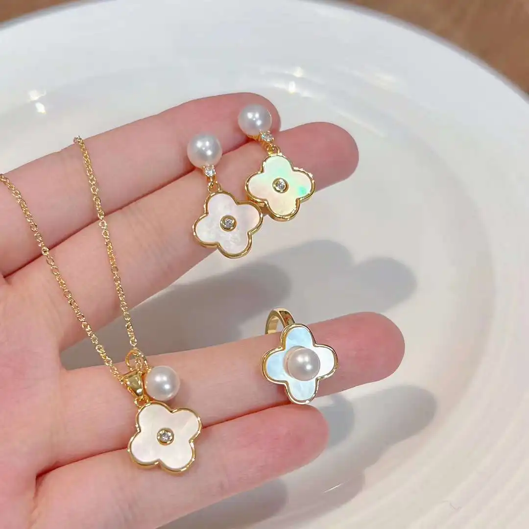 High Quality 3-Piece Set 6-8mm Natural Freshwater Pearl Gold Seawater Shell Inlaid Four-leaf Clover Necklace Earring for Parties